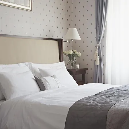 Almandine Lägenhetshotell 4*