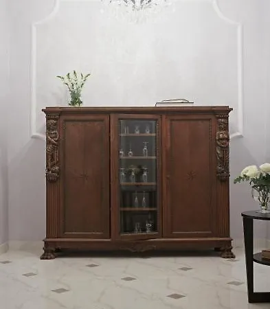 Almandine Lägenhetshotell 4*