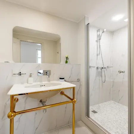 Lägenhetshotell Almandine 4*