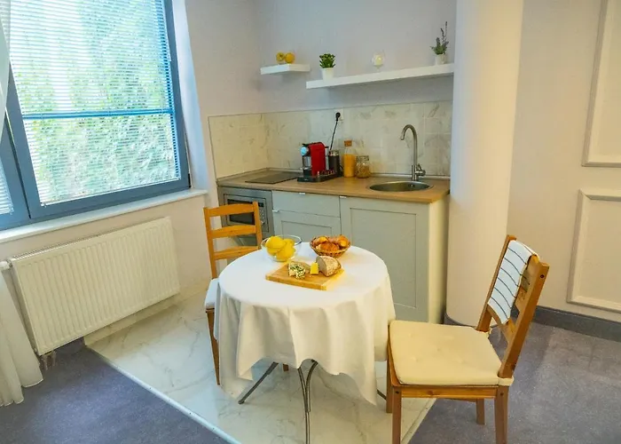 Lägenhetshotell Almandine 4*