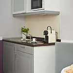 Almandine 아파트호텔 4*