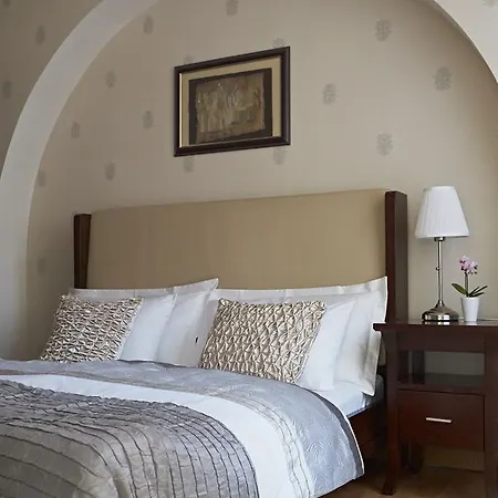 Apartahotel Almandine 4*
