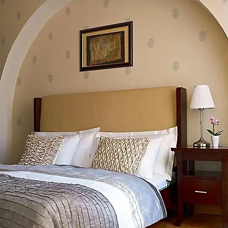 Almandine 4* Praga