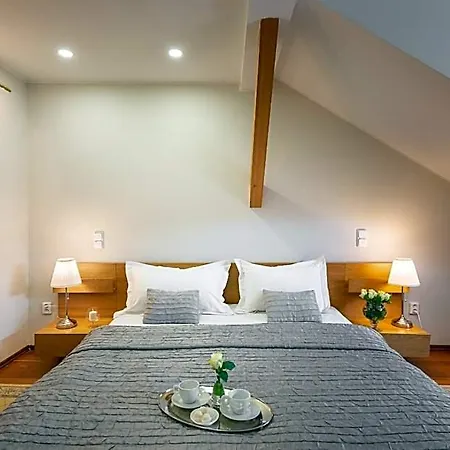 Almandine 4* Praga