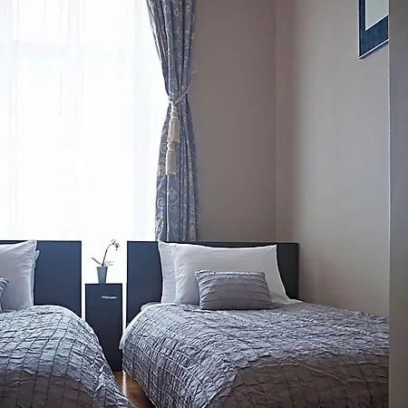 Apartahotel Almandine Praga