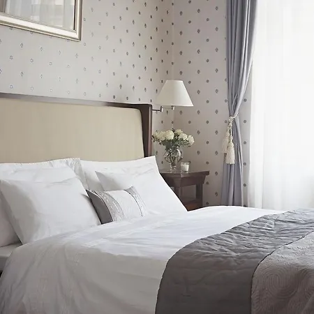 Almandine Apartahotel 4*