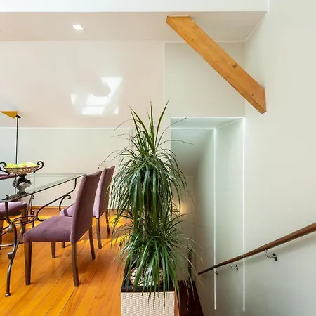 Almandine Apartahotel Praga