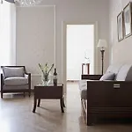 Almandine Apartahotel Praga